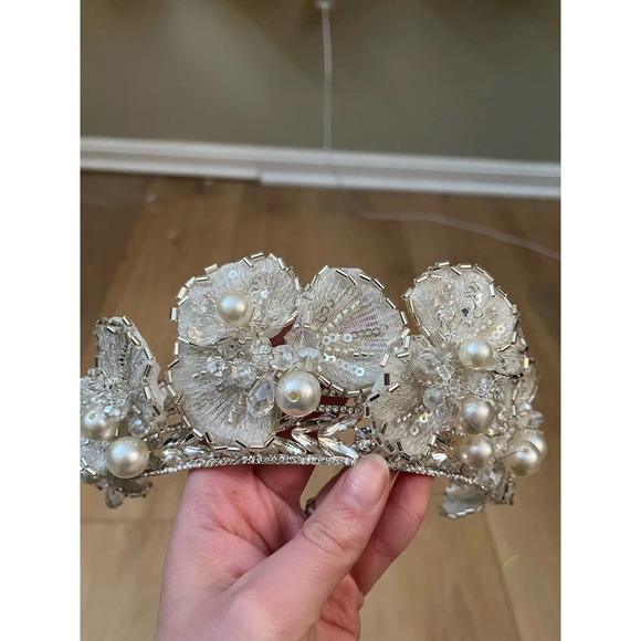 Crown - Picture 2 of 2